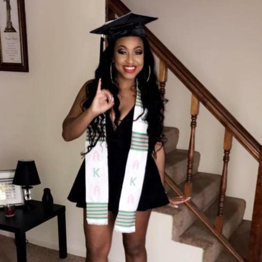 Meet your Posher, Sheyna